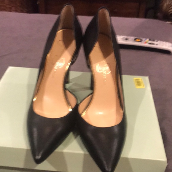 Pumps - Picture 2 of 3